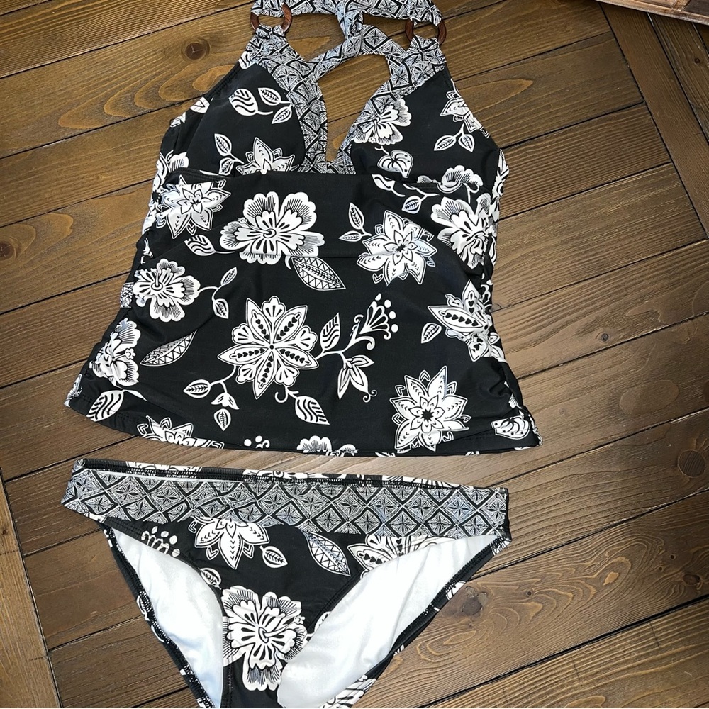 Athena tankini black and white floral
